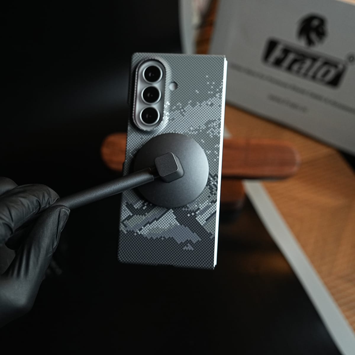 Carbon Fiber Texture Design Hard Pc for Galaxy Z Fold 8 Ultra with Magsafe | Gray Mountains